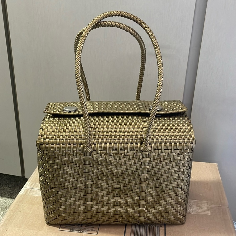 Basket weave style tote made of plastic materials